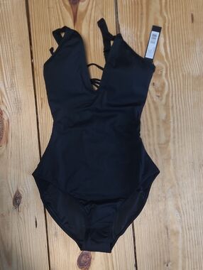81. NWT  $175 STYLE PLUNGEY  XS REG/LONG